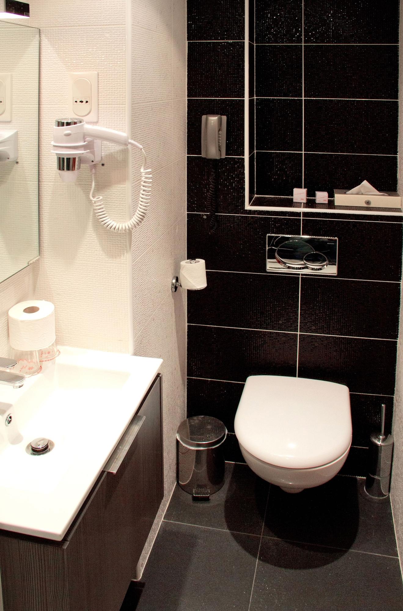 Hotel La Sanguine Париж Екстериор снимка