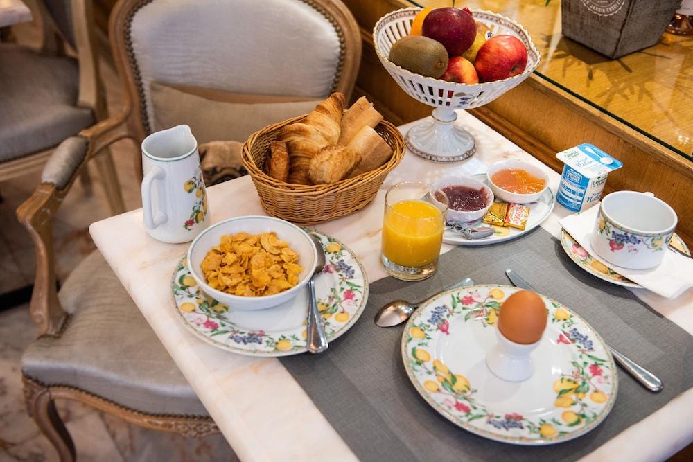 Hotel La Sanguine Париж Екстериор снимка