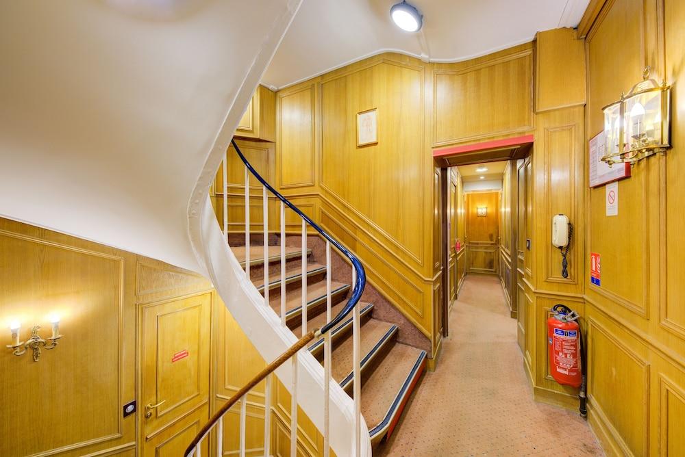 Hotel La Sanguine Париж Екстериор снимка
