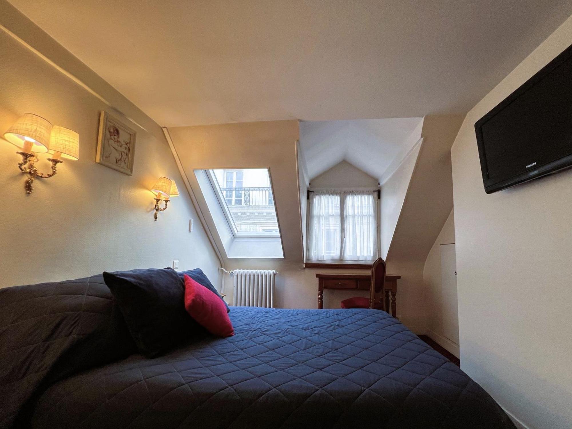 Hotel La Sanguine Париж Екстериор снимка