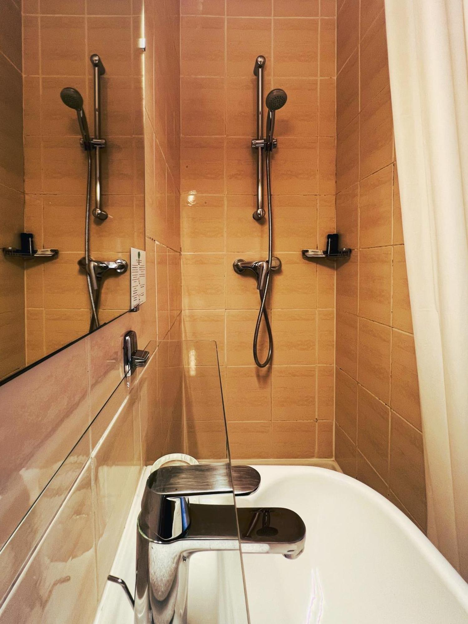 Hotel La Sanguine Париж Стая снимка